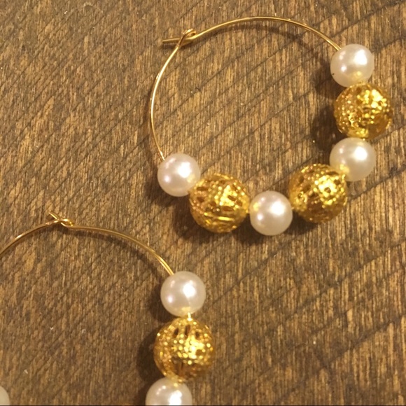 Hoop Earrings Gold Tone Glass Pearl Big Hot Beaded - Picture 3 of 4